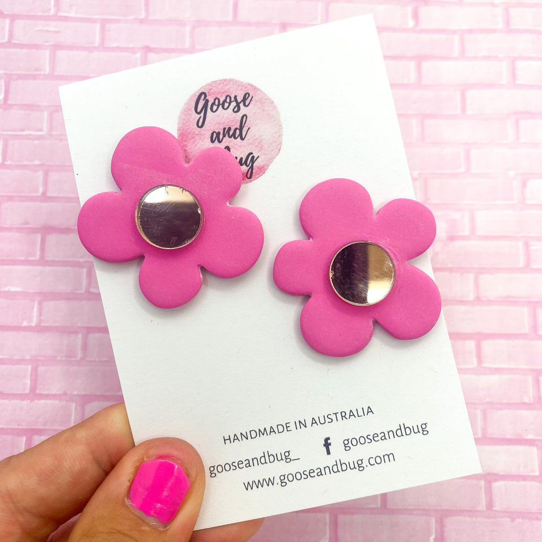 Daisy Fun Studs - Raspberry