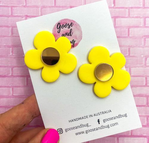 Daisy Fun Studs - Sunshine Yellow