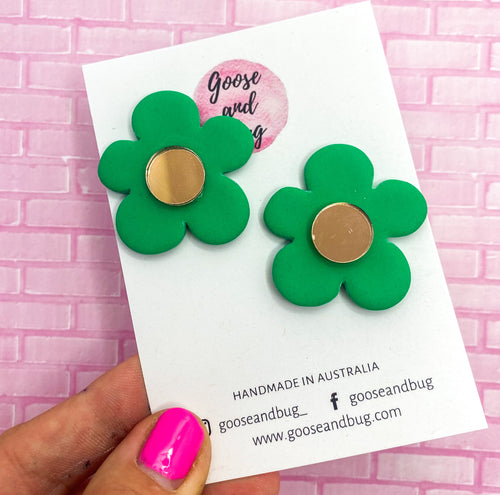 Daisy Fun Studs - Moss Green