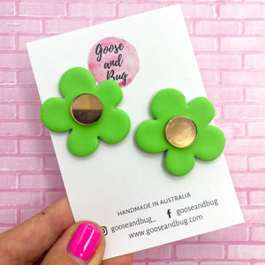 Daisy Fun Studs - Pistachio Green