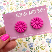 Load image into Gallery viewer, Daisy Studs